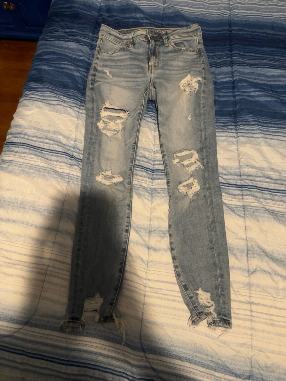 American Eagle Next Level Stretch Distressed Jeans Women’s Size 2 Short